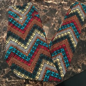LuLaRoe OS chevron print leggings